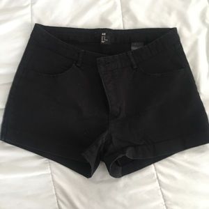 H & M like new black shorts sz10